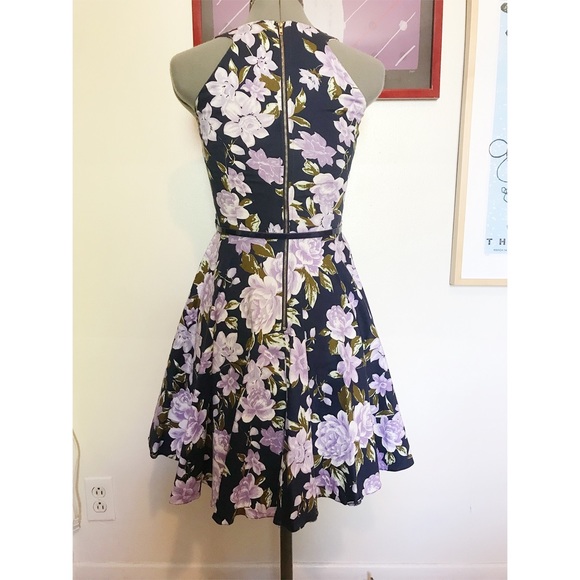 Onze shop - Floral fit and flare dress with belt - Picture 5 of 5